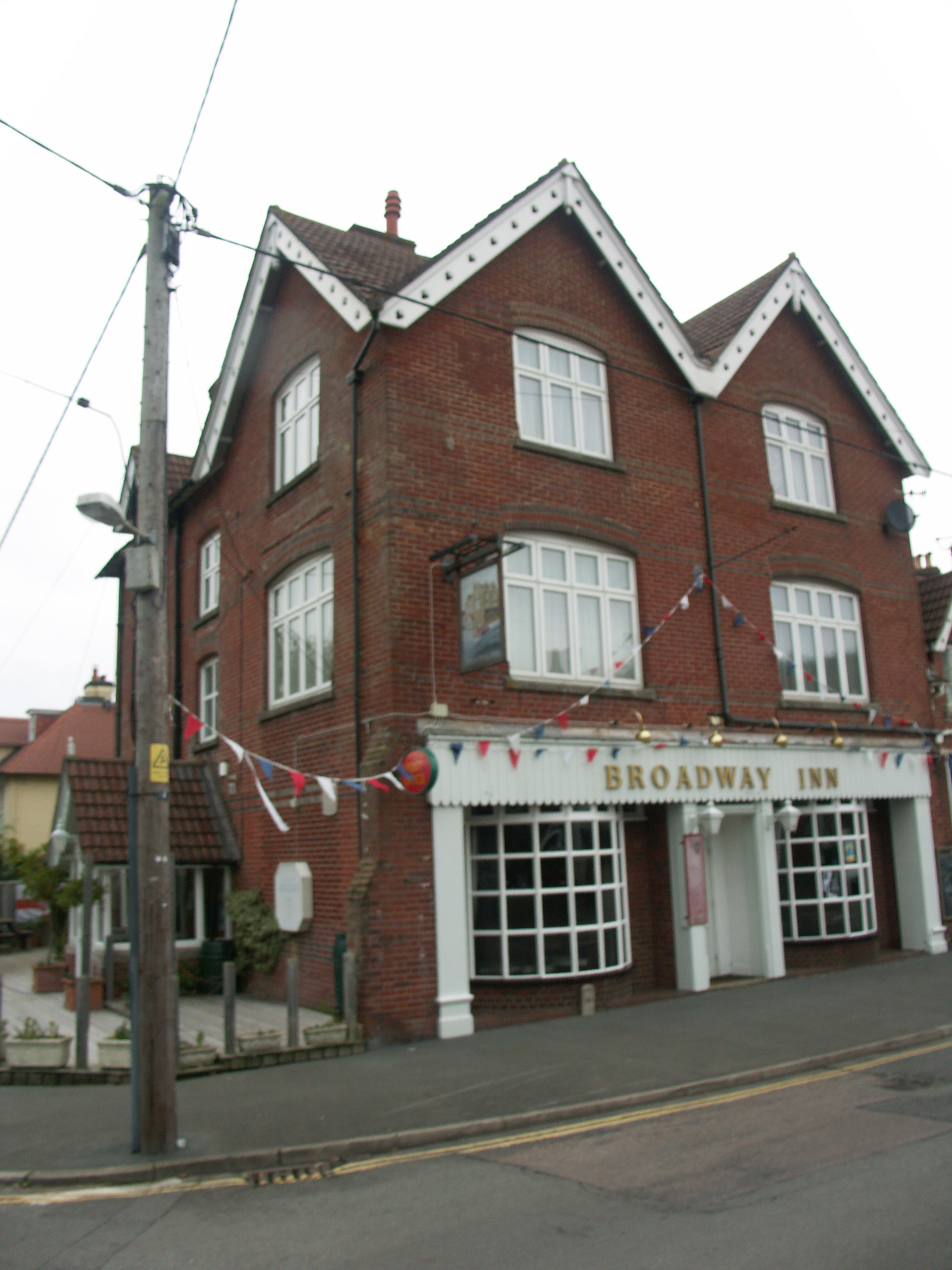 Broadway_inn.jpg