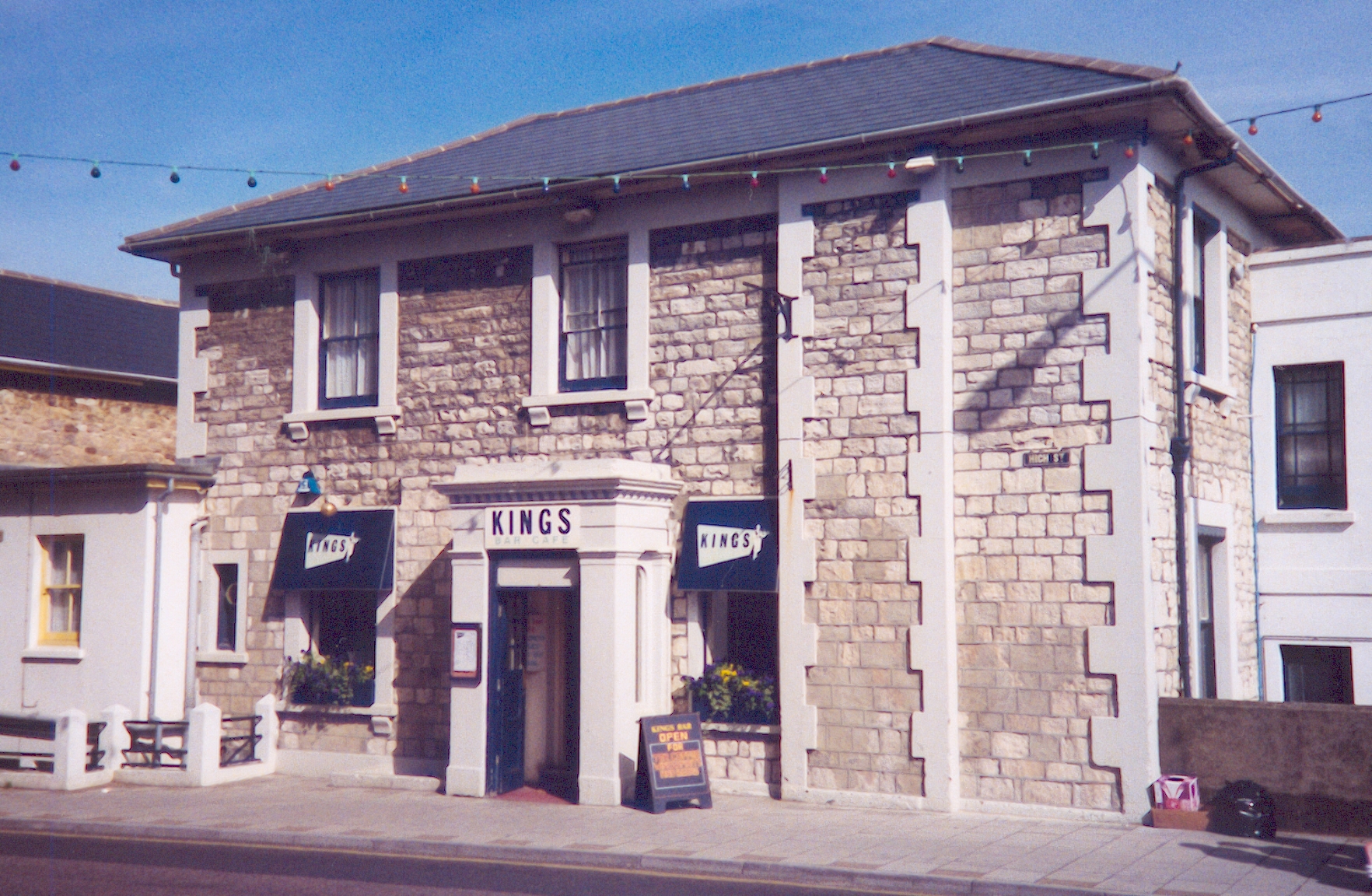 Kings_House_Bar.jpg